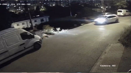 Ümraniye'de 'navigasyon kazasında' takla atan otomobil kamerada
