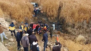 Van'da araç bataklığa uçtu: 5 yaralı