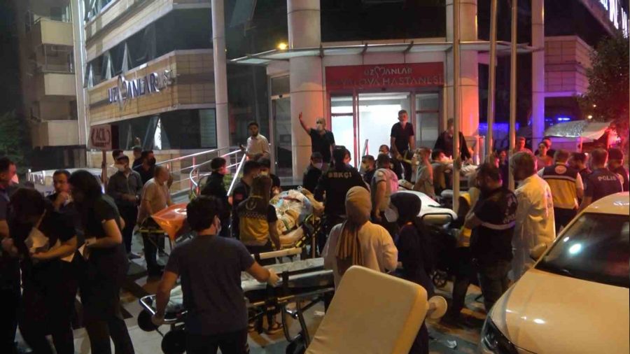 Yalova'daki bir hastanede yang�n pani�i: 61 hasta sevk edildi