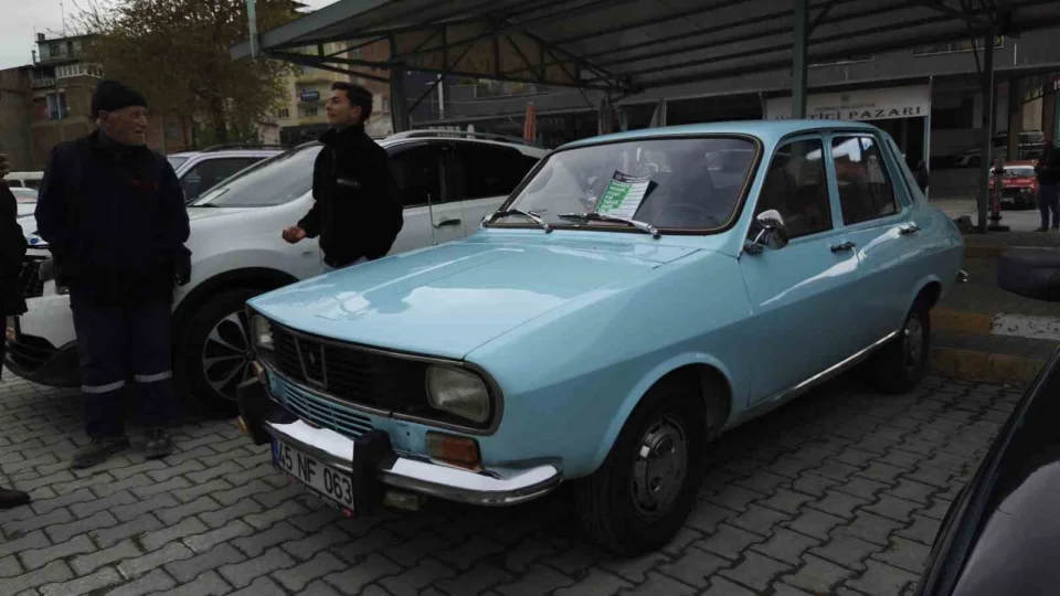 Yarım asırlık klasik otomobil yeni sahibini buldu