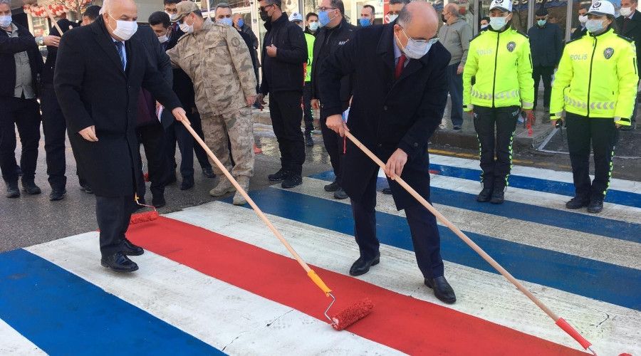 Yaya geçitlerinde 'kırmızı çizgi' dönemi başladı