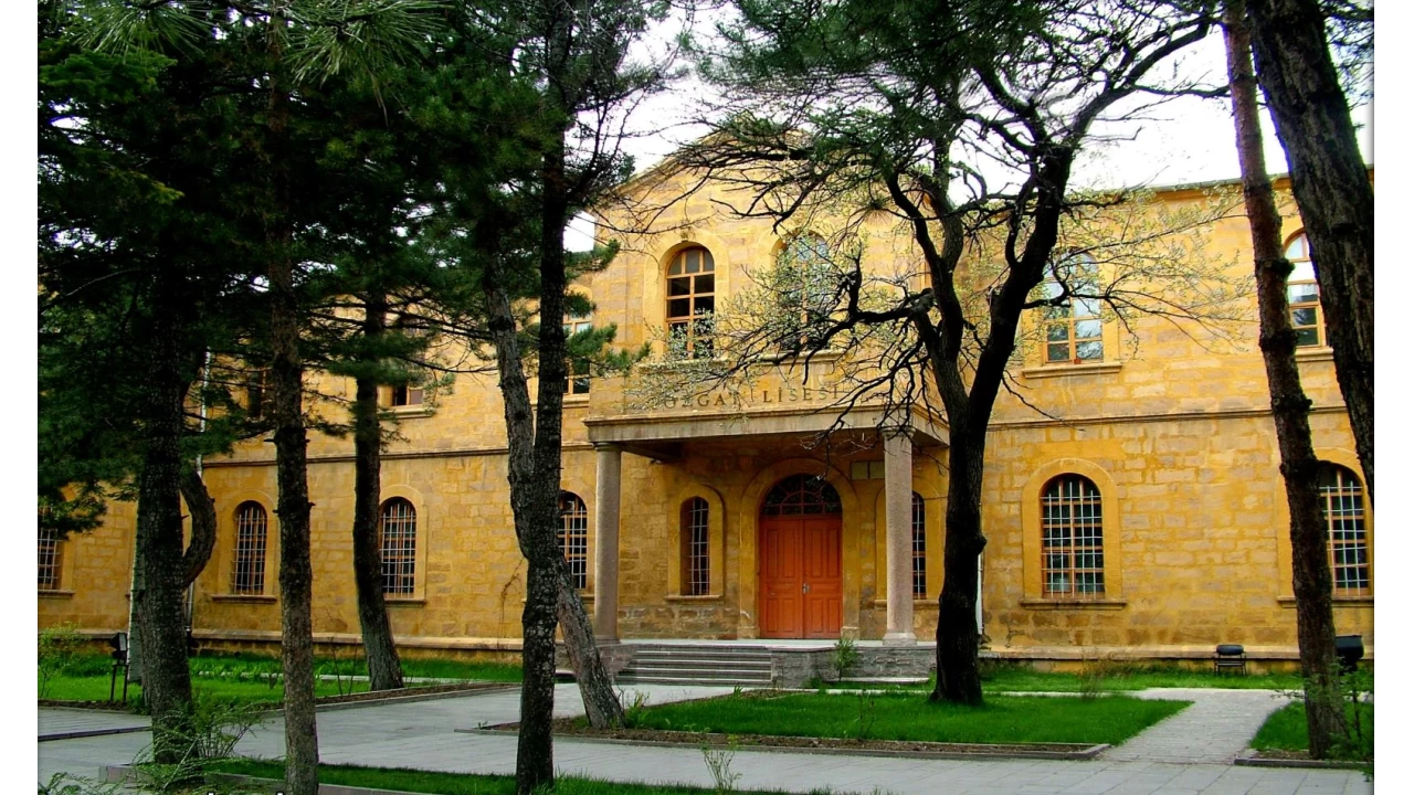 Yozgat Lisesi Tarihi Binas�: Ta� duvarlarda sakl� bir Cumhuriyet hik�yesi