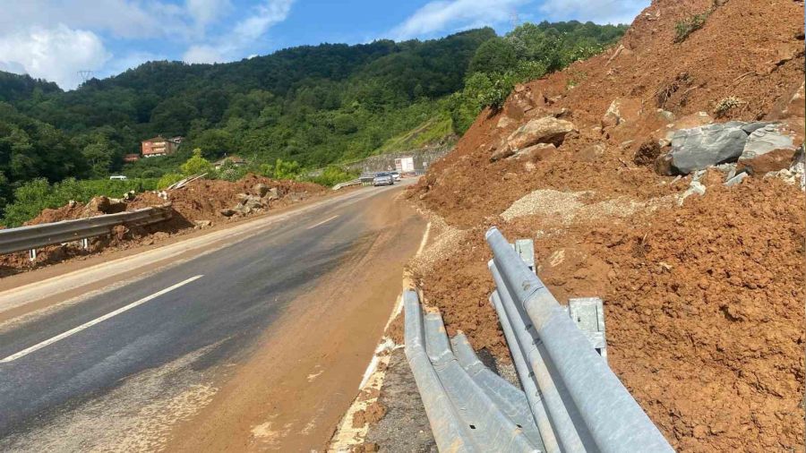 Zonguldak-İstanbul karayolunda ulaşım tek şeritten sağlanıyor