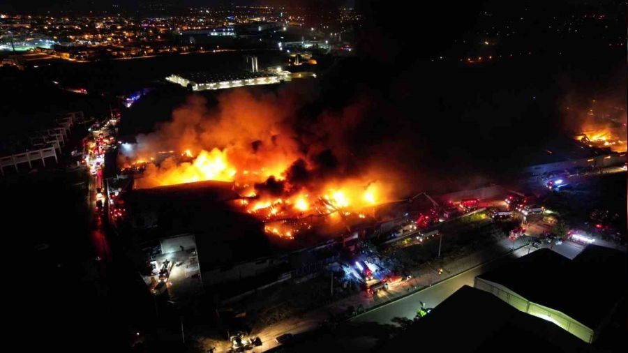 10 fabrika yandı - Yeni Mesaj
