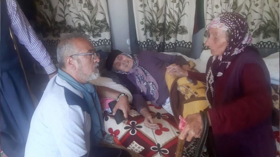 105 yaşındaki Fatma nine depremin ayırdığı kızıyla kavuştu