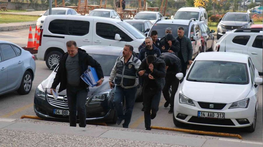 11 villadan 2 milyonluk soygun