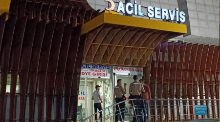20 kişi hastaneyi bastı
