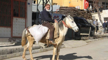 3 metre kar yağan ilçede yaz havası