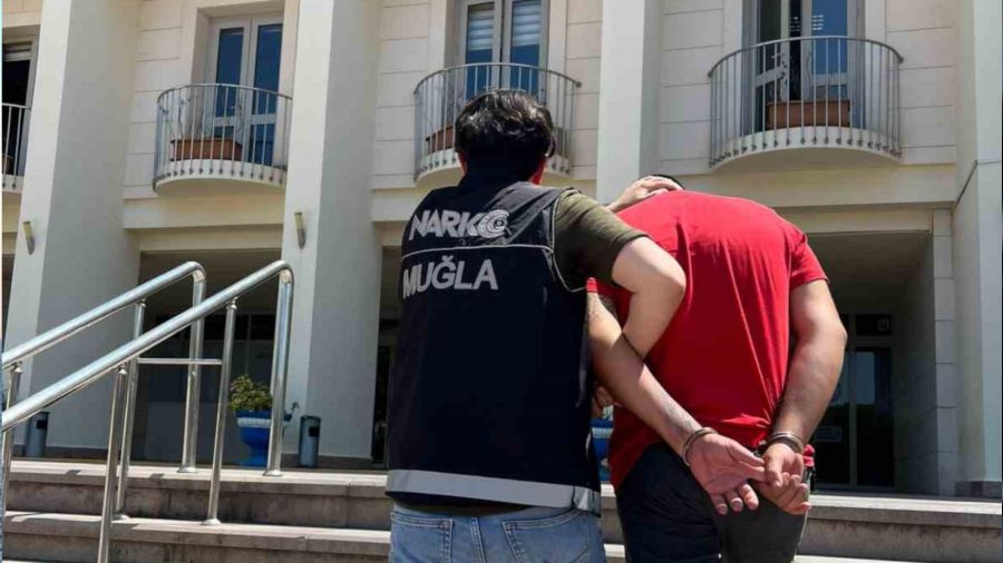 376 adet sentetik ecza ele geçirildi
