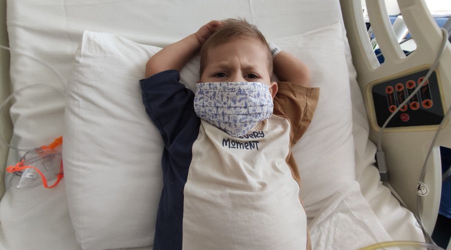 6 aylık bebeğin böbrekleri 6 yaşındaki çocuğa nakledildi