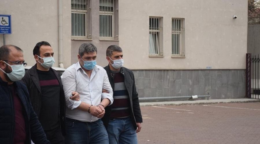 7 yıl önce boşandığı eşini kıskançlık nedeniyle bıçaklayıp öldürdü