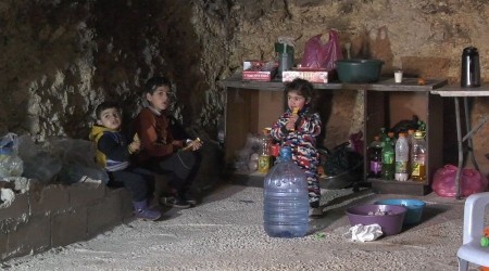 7 yıldır mağarada yaşıyorlar