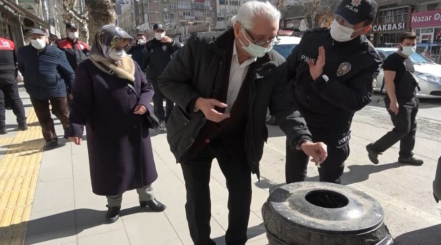 80 yandaki adama sokakta sigara cezas