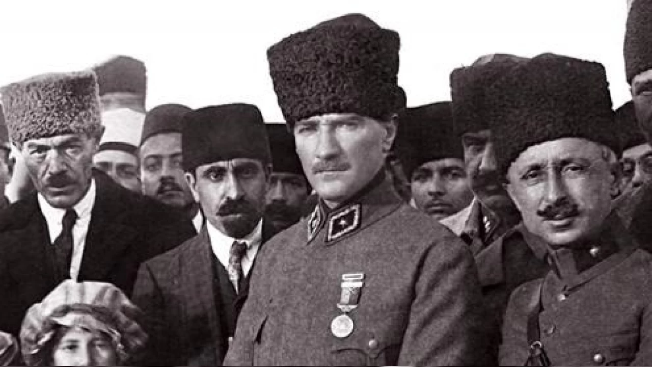 9. Ordu Müfettişi Mustafa Kemal, Saray'ın 'geri dön' çağrısına rest çekip istifa etti