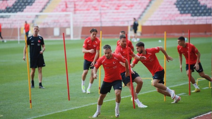 A milli tak�m Japonya ma��na haz�rlan�yor