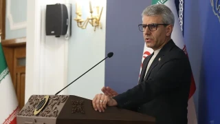  ABD Ba�kan� Donald Trump'�n, ABD'nin �lkedeki Kazma Da���nda �y�r�t�len faaliyetleri izledi�ini� s�ylemesinin ard�ndan, �ran D��i�leri Bakanl��� s�zc�s� buradaki faaliyetlere ili�kin haberlerin as�ls�z oldu�unu belirtti