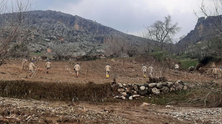Ad�yaman'da selde kaybolan hem�ire ve k�z� hala bulunamad�