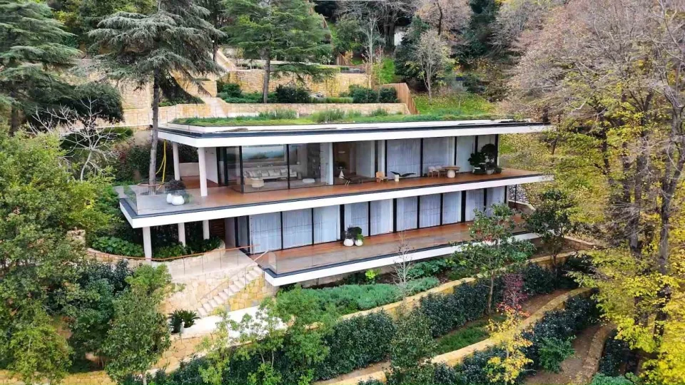 Adnan Oktar'�n eski villas� Rus Oligark'�n restorasyonundan ge�ti