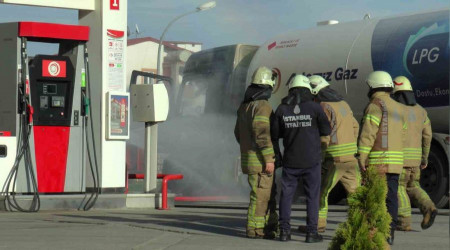 Akaryakt istasyonunda gaz tankeri yand