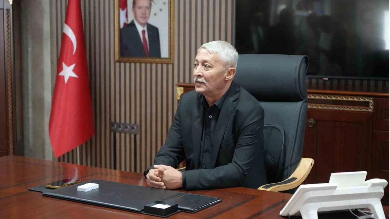 AKP, Yahihan Belediye Bakan Vekilini ihra ediyor