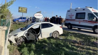 Aksaray'da iki otomobil çarpıştı: 1'i ağır 4 yaralı