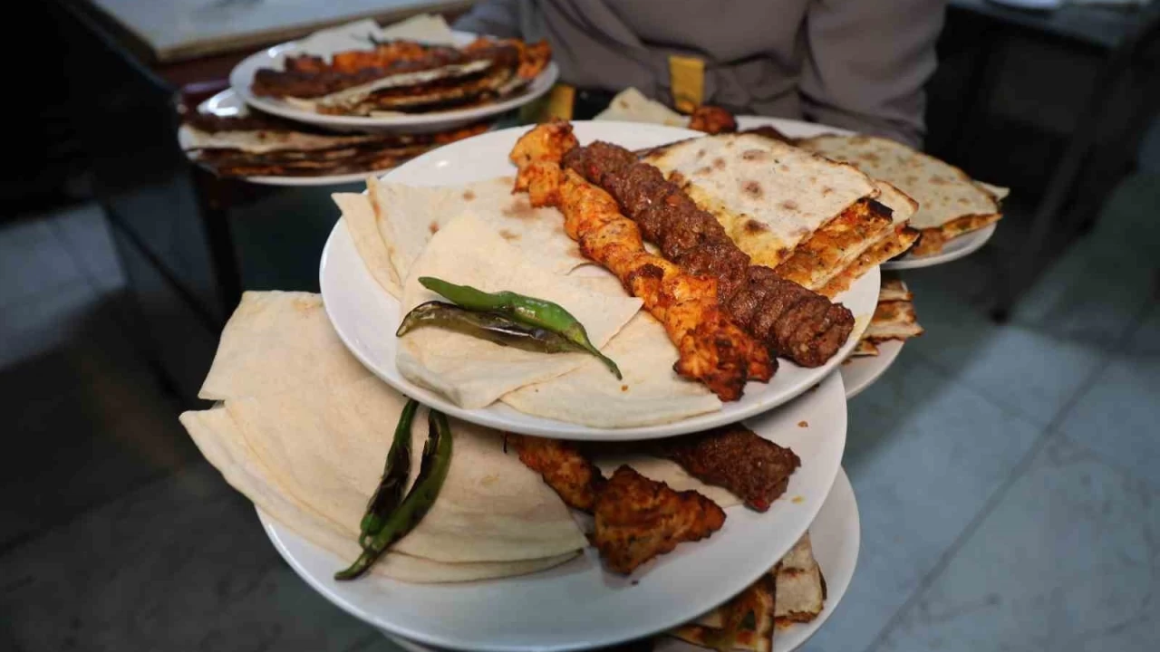 Alanya'da bin 600 TL, Elaz'da 500 TL: Mteri fiyatlara inanamad