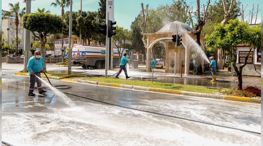 Alanya'da mahalleler dezenfekte yapılıyor