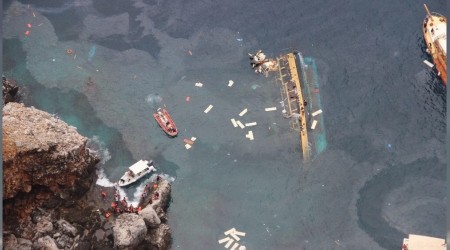 Alanya'da tur teknesi alabora oldu