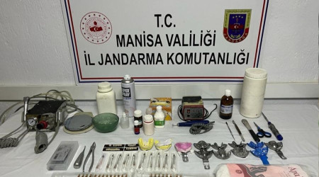 Alaşehir'de seyyar sahte dişçilere suçüstü