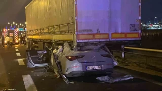 Ankara'da bir otomobil tırın altına girdi: 2 ölü 1 ağır yaralı