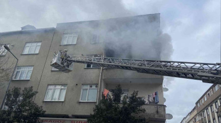 Annesi 5 dakika evde bıraktı, evi yaktı