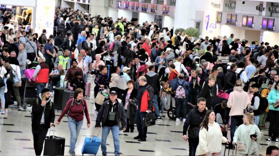 Antalya Havaliman� yeni rekorunu k�rd�