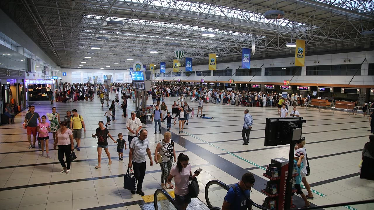 Antalya Havalimanı'nda dün rekor kırıldı