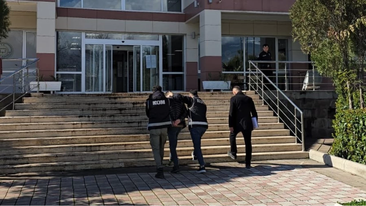 Antalya'da FETÖ operasyonlarında 62 şüpheli tutuklandı