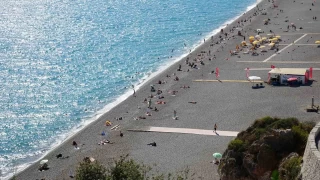 Antalya'da sahiller doldu