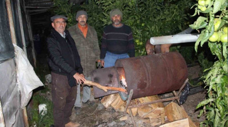 Antalyalı çiftçi don nöbetine başladı