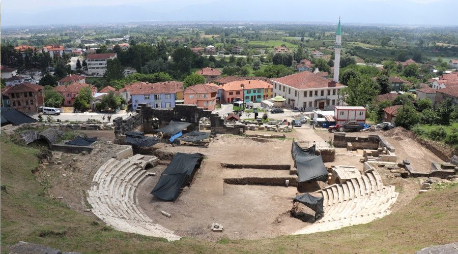 Antik tiyatroda heyecan verici bir geli�me daha