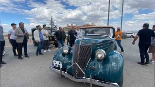 Antika otomobili ile antik ehirler turunda