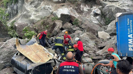 Artvin'in Kemalpaşa ilçesinde heyelan