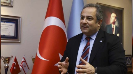 Aşılanan sağlıkçılarda vakalar 4 kat azaldı