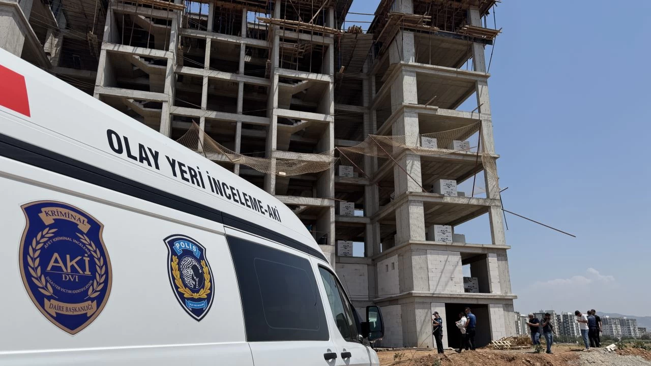 Aydın'da 8. kattan düşen işçi yaralandı
