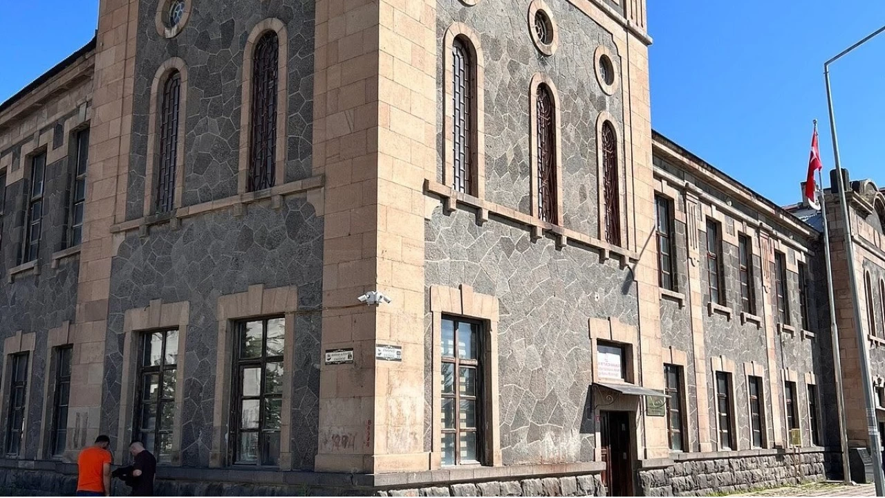 Aziz Saydut K�lt�r Sanat Merkezi: Tiyatro ve kukla g�sterileriyle renkli bir mekan