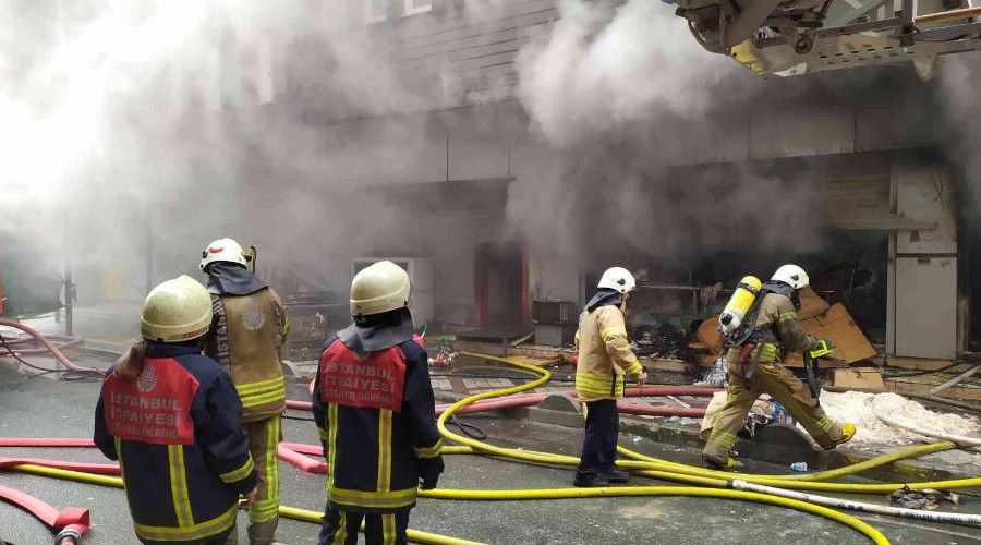 Ba�c�lar'da tekstil at�lyesinde yang�n