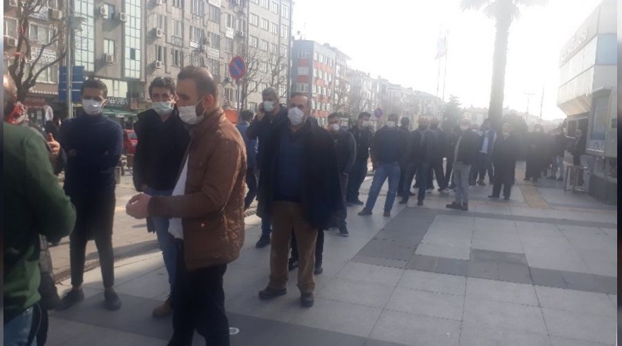 Bah�elievler'de vergi kuyru�u