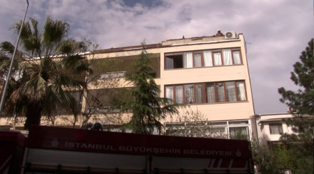 Bakırköy'de 5 katlı binada yangın