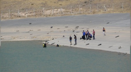 Balık tutarken gölete düşen çocuk boğuldu