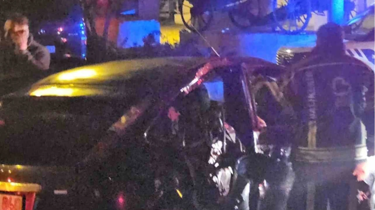 Bandırma'da 16 yaşındaki sürücü kaza yaptı, 5 çocuk yaralandı