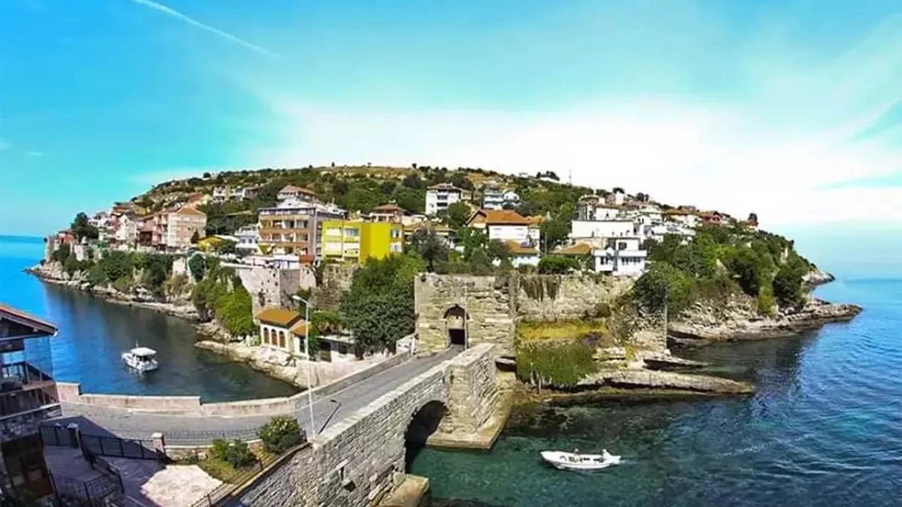 Bartın'ın Karadeniz'e uzanan gözdesi: Amasra Boztepe Adası