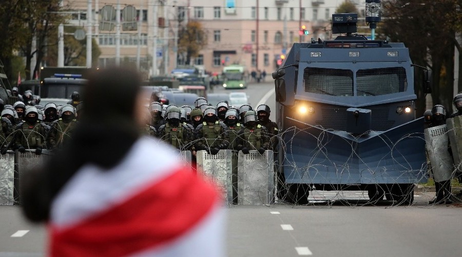 Belarus sokaklar� yeniden kar��t�