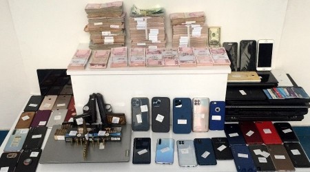 Bin 350 lira maaşla hesaplarında milyonları taşıdılar